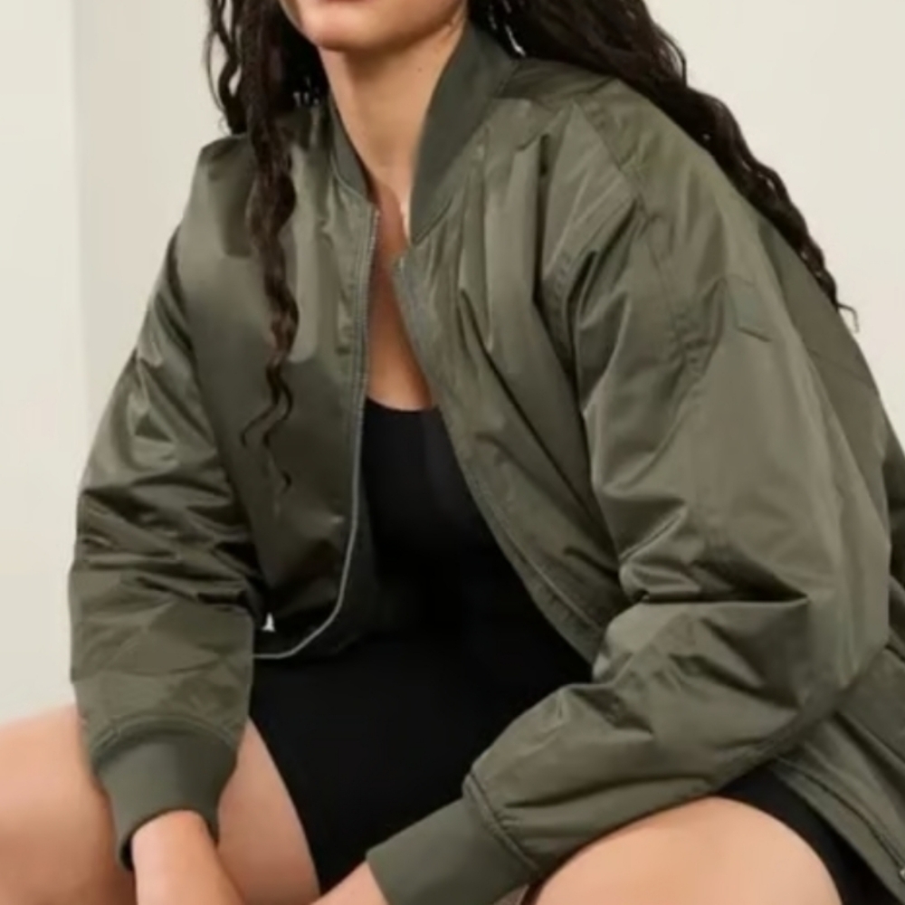 New Athleta Sateen Bomber Jacket Size Large Green Short Crop Coat Full Zip